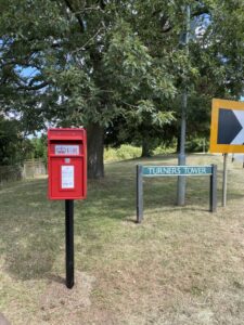 Picture of post box free standing 